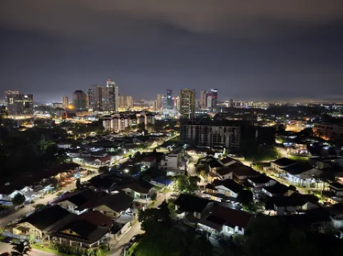 Lucky Hotel Отели рядом с достопримечательностью «Figure Museum Johor»