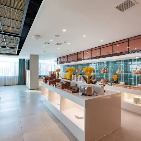 James Joyce Coffetel Hotel (Shijiazhuang Xingtang Longzhou Park)