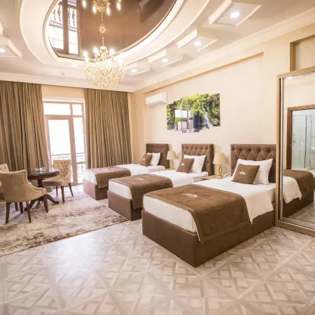 Leader Hotel