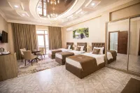 Leader Hotel