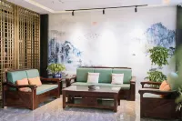 Luotian Yipin Pearl Hotel