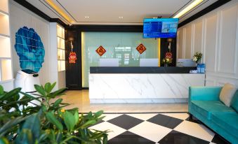 West Bank Hotel (Longjing West Market)