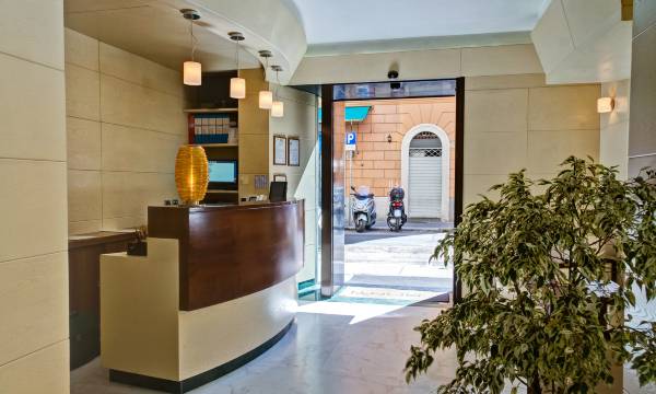 Crosti Hotel