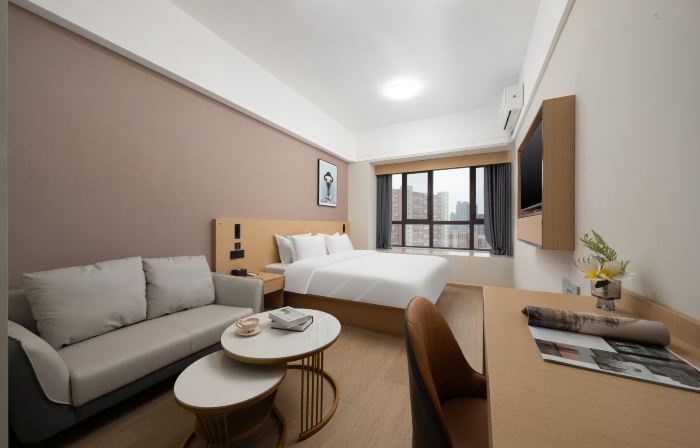Yunxuan Hotel (East Aru Shangcheng Plaza Bus Station)
