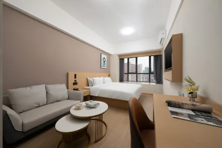 Yunxuan Hotel (East Aru Shangcheng Plaza Bus Station) Отели рядом с достопримечательностью «Dong'a Yaowang Mountain»