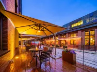 Yuecheng Zhixuan Garden Hotel (Xi'an Big Wild Goose Pagoda Datang Sleepless City) Hotels near Changning Palace Racecourse, Chang'an District
