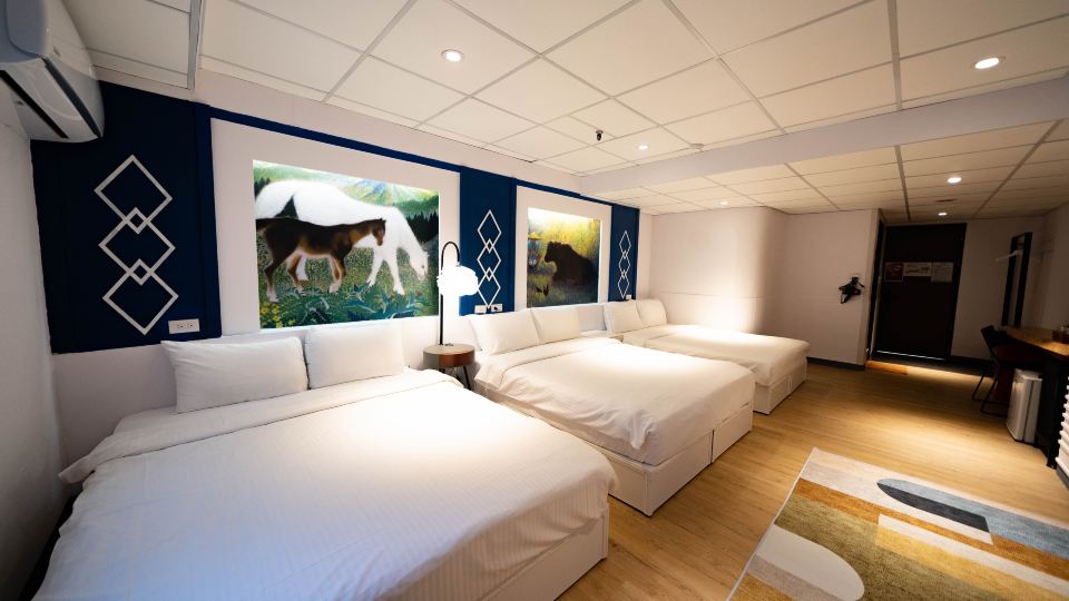 ARTHOME HOTEL