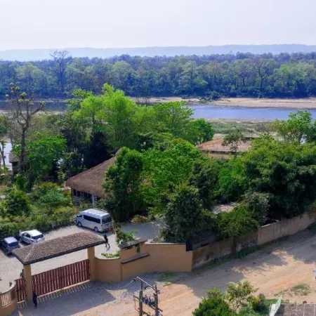 Jungle Villa Resort - Near Chitwan National Park