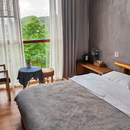 Longshan Village Zhuge Homestay