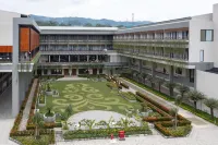 FOX Harris Hotel & Convention Banjarnegara - Parkering