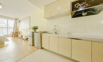 Chuxia Serviced Apartment (Weihai Railway Station)