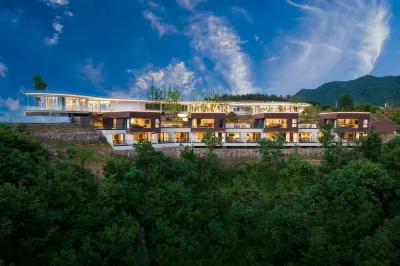 Landscape Hidden Cottage,360°Mountain and Sea View,Cliff Swimming Pool, Forest View Manor 롼촨 호텔
