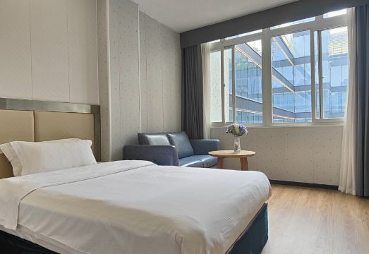 야항 호텔 객실 내부 이미지