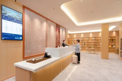 hongtu Hotel (Fengcheng River View Hotel, Pozi Street, hailing) Hotel dekat Taishan Temporary Imperial Palace Commercial Pedestrian Street