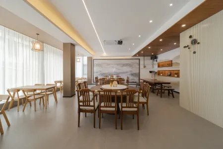 Shanyin Mengju villa intelligent holiday home stay (South Gate Store of Mount Huangshan Scenic Spot) Отели рядом с достопримечательностью «The Guest-Greeting Pine»