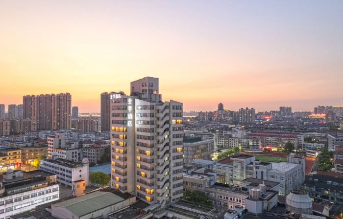 JI Hotel (Jiangyin Zhongshan Park Subway Station Ba Bai Ban)