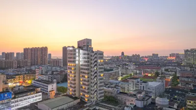 JI Hotel (Jiangyin Pedestrian Street Zhongshan Park Subway Station) Hotel dekat Erbizui Park