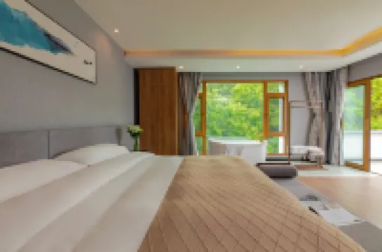 Lijiang Time · Linxi Senxi Snow Mountain Scenic Holiday Hotel