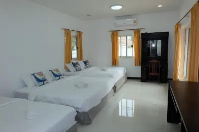 The Pool House Pattaya No.7 - 4 bedroom Hôtels à : Nong Pla Lai