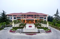 Swan Lake International Hotel