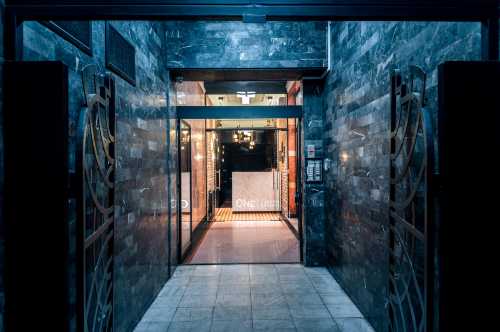 One Luxury Suites