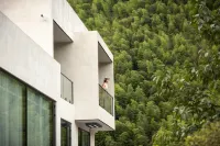 Anji Qingshi Shang · Cave Hot Spring Homestay