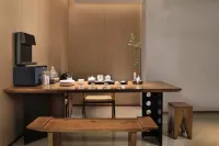Lijiang Moon View · Quiet Holiday Lakeside Hotel (Guilin Two Rivers & Four Lakes Area)