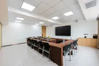 Yilong Hotel (Jilin Railway Station Fortune Plaza) - Business