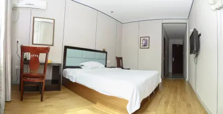 Xinganshunxin Hotel Отели рядом с достопримечательностью «Zhu De Commander in Chief Mrs. Xiao Jufang Former Residence»