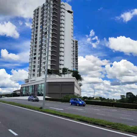 Malaysia Kulai D'Putra Suites Serviced Apartment Отели рядом с достопримечательностью «Аутлет-центр Johor Premium Outlets»