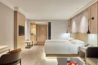 Borrman Hotel (Yongkang West Passenger Terminal Baolong Square)