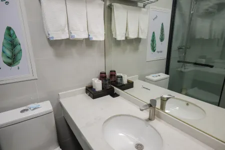 Tiema Hotel（Chongqing Yangjiaping Metro Station Branch） Отели рядом с достопримечательностью «Chongqing Institute of Engineering (Nanquan Campus)»