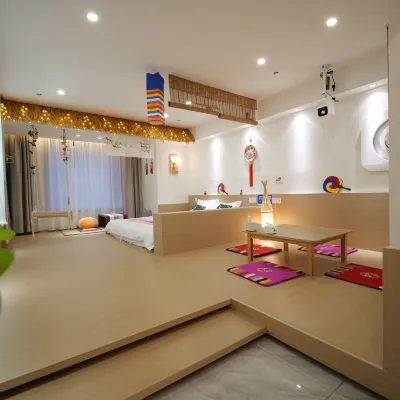 拾憶·輕奢網紅觀影民宿（延吉延邊大學網紅牆店） 延大學府廣場附近的飯店