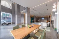 Country Inn & Suites by Radisson，Dongguan Wanjiang Shimei Tea Market Hotel - Bãi đậu xe