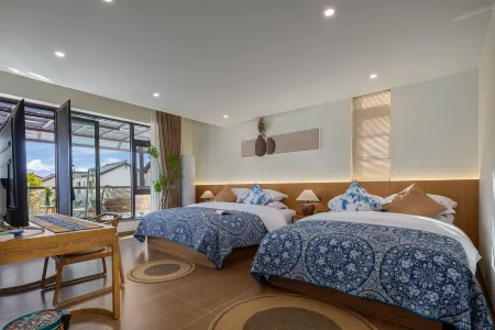 Lijiang Agarwood Ink Stained Snow Mountain Private Soup Hot Spring Resort Отели рядом с достопримечательностью «Wenfeng Temple»