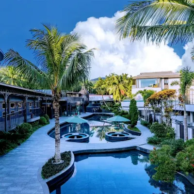 Rhea Boutique Resort Sanya Yalong Bay Hotels near Yalongwan Central Square