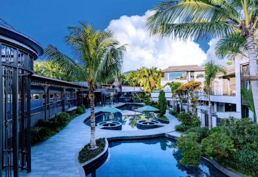 1. 싼야 야룽완 루..