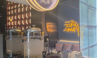 MANNSIC Hotel (Shenzhen Haishang Shijie Subway Station)