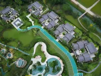 Howard Johnson Hot Springs Plaza Yinghuashan - Mountain view