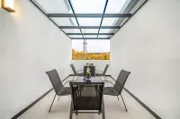 Lotus Pond Retreat Designer Hotel (People's Square Taoyangli)