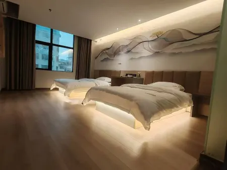 Yunduan Smart Hotel (Zhenfeng) Отели в г. Чженьфен