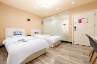 Xingyi Smile Audio-Visual Gaming Smile Hotel - 2-نجوم