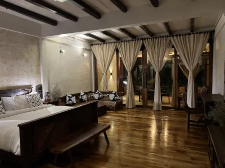 Kawarin River Exclusive Hotel & Resort Отели рядом с достопримечательностью «Wat Khuan Khao Laem»