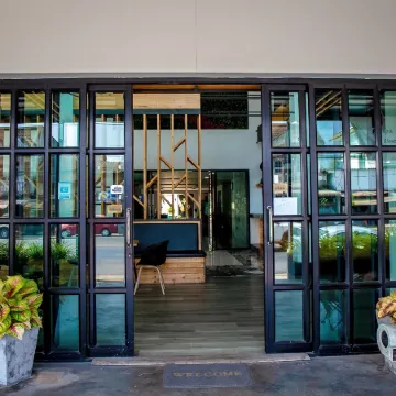 Lukmuang 2 Hotel Отели рядом с достопримечательностью «Пирс Тхадан»