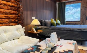 Deqin Xingye Tongle Mountain Lodge