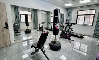 Huizhou Four Seasons Maple Hotel(Huizhou High Speed Rail Station Xinghe Coco Store)