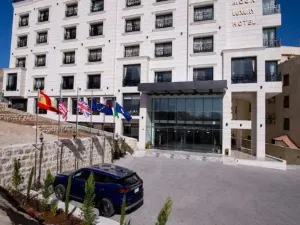 Petra Moon Luxury Hotel
