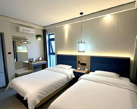 Buttonwood Fashion Hotel Hotels in Lankao