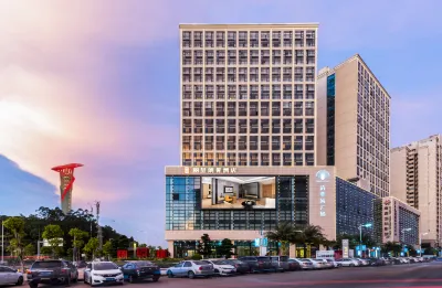 REZEN LONGUU Hotel (Maoming Xinyi Educational City Liuyun Pavilion Sightseeing Tower)
