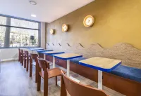 佩皮尼揚中心 B&B 飯店 - 早餐